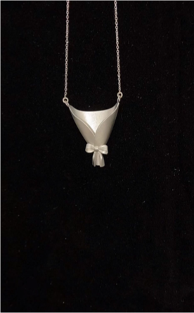 Fashionable Bouquet Necklace