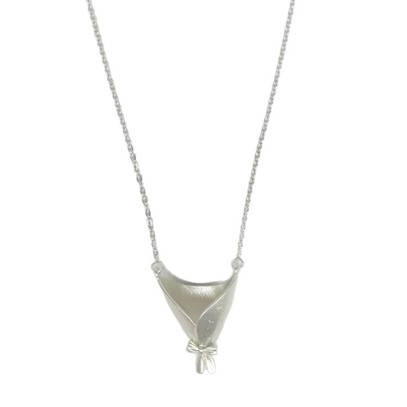 Fashionable Bouquet Necklace