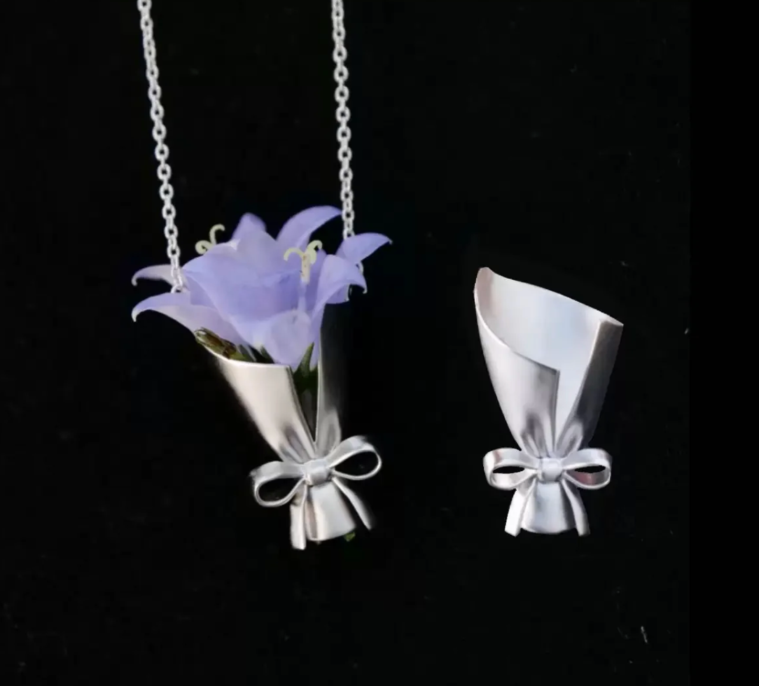 Fashionable Bouquet Necklace